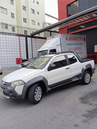 FIAT STRADA 1.8 MPI ADVENTURE CD 16V FLEX 2P MANUAL FIAT STRADA 1.8 MPI ADVENTURE CD 16V FLEX 2P MANUAL